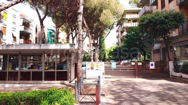 appartamento in vendita a Roma in zona Ardeatino
