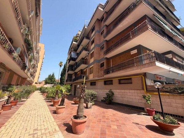 appartamento in vendita a Roma in zona Tuscolano