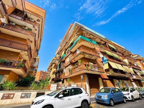 appartamento in vendita a Roma in zona Ostia