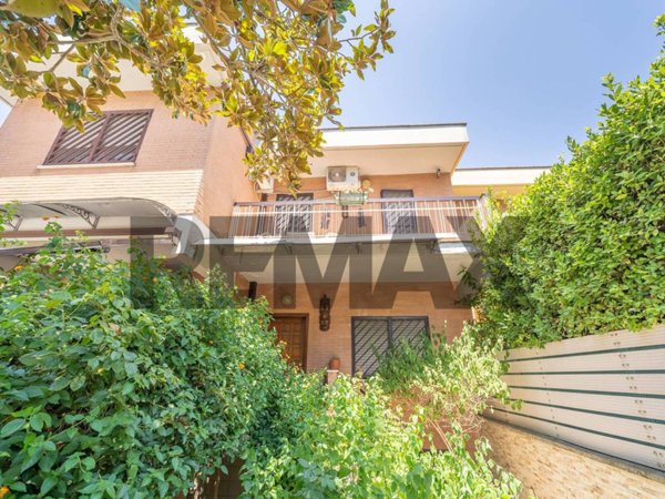 casa indipendente in vendita a Roma in zona Torre Maura