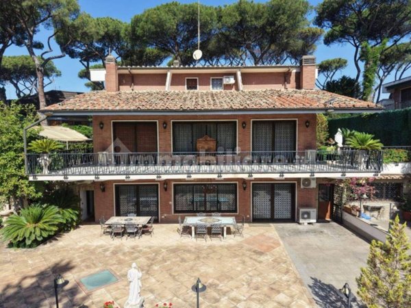casa indipendente in vendita a Roma in zona EUR