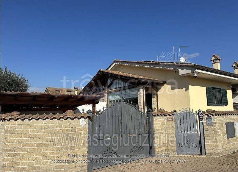 casa indipendente in vendita a Roma in zona Dragona/Bagnoletto