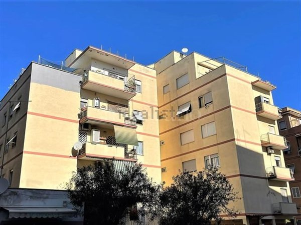 appartamento in vendita a Roma in zona Ostia