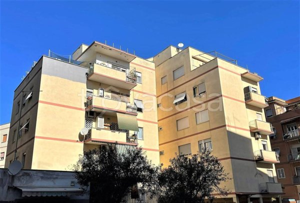 appartamento in vendita a Roma in zona Ostia