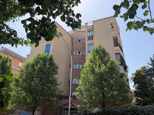 appartamento in vendita a Roma in zona Ostiense