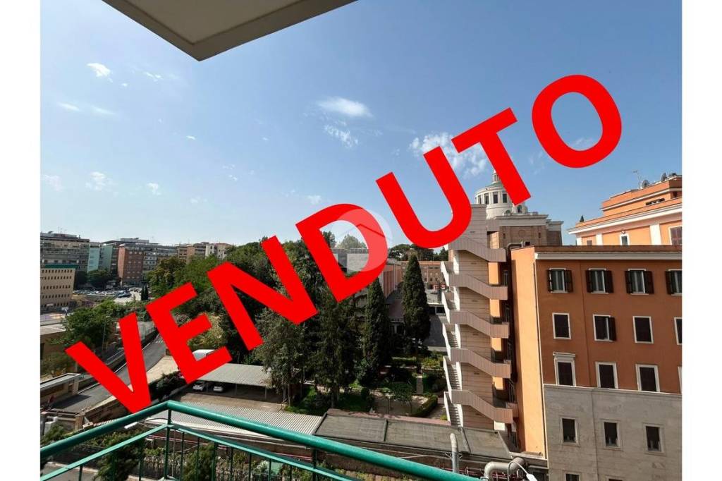 appartamento in vendita a Roma in zona Ostiense