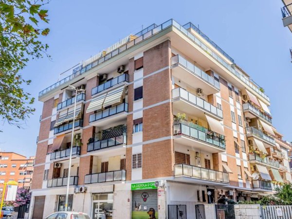 appartamento in vendita a Roma in zona Ostia