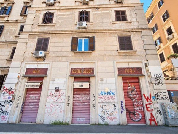 negozio in vendita a Roma in zona Ostiense