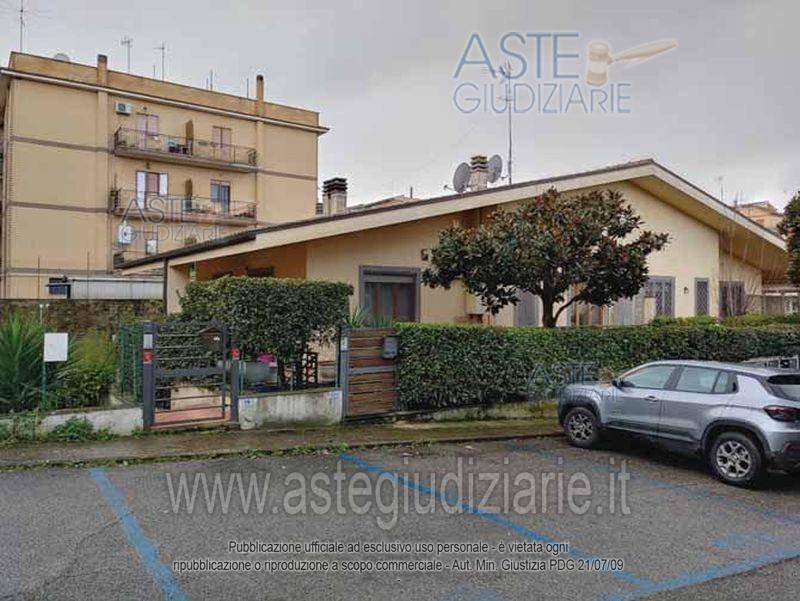 casa indipendente in vendita a Roma in zona Torrione Cerquetta
