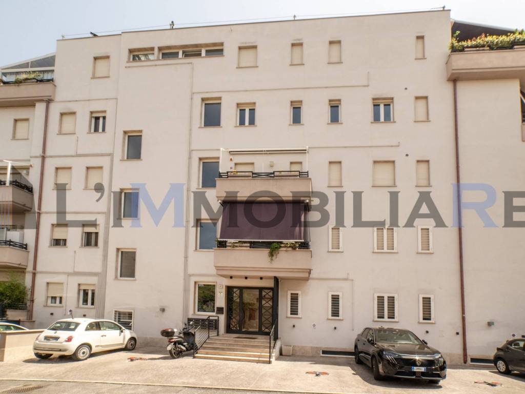 appartamento in vendita a Roma in zona Ostiense