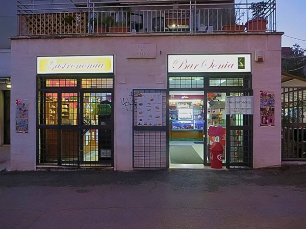 negozio in vendita a Roma in zona Alessandrino