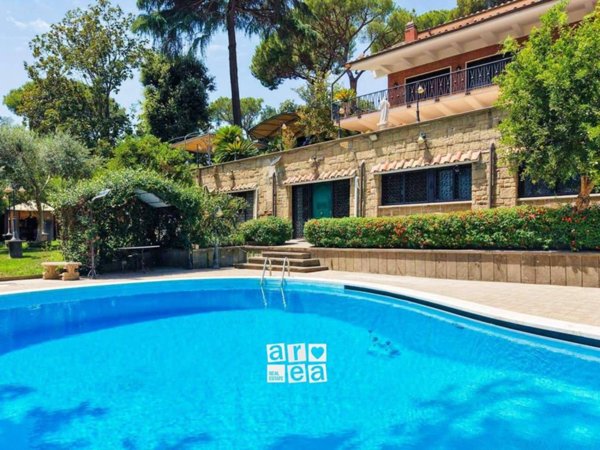 casa indipendente in vendita a Roma in zona EUR