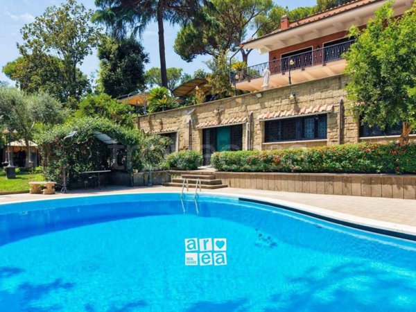 casa indipendente in vendita a Roma in zona EUR