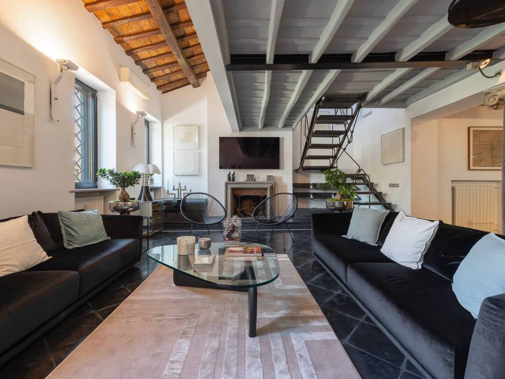appartamento in vendita a Roma in zona Trastevere