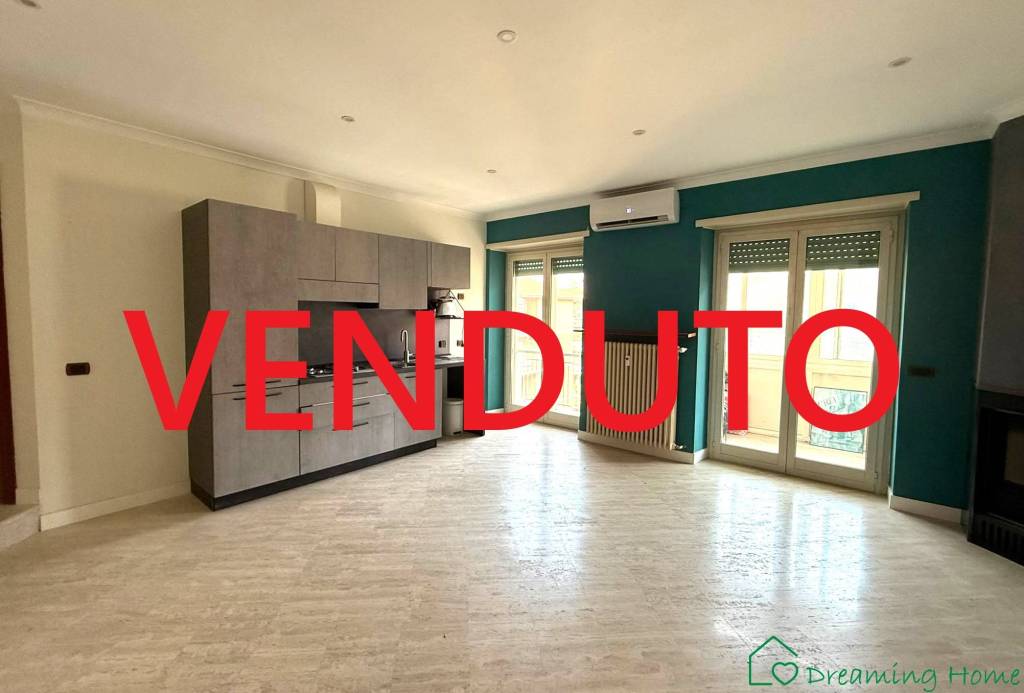 appartamento in vendita a Roma in zona Ostiense