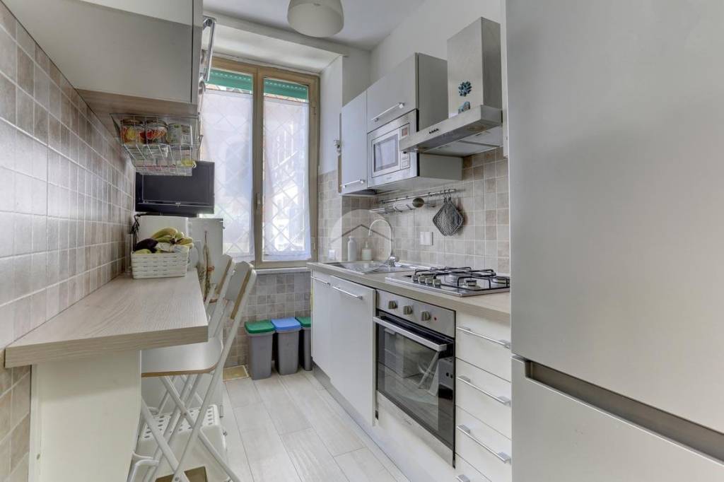 appartamento in vendita a Roma in zona Tuscolano