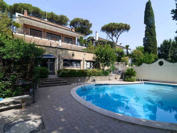 casa indipendente in vendita a Roma in zona EUR