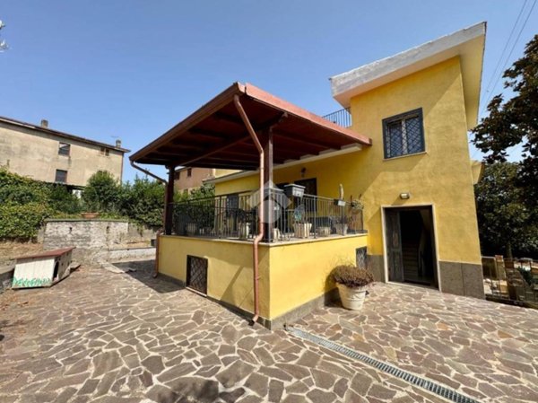 casa indipendente in vendita a Roma in zona Monte Migliore