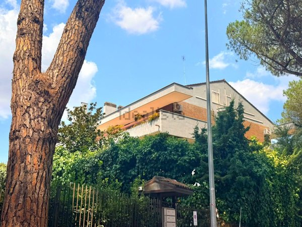 appartamento in vendita a Roma in zona Mostacciano