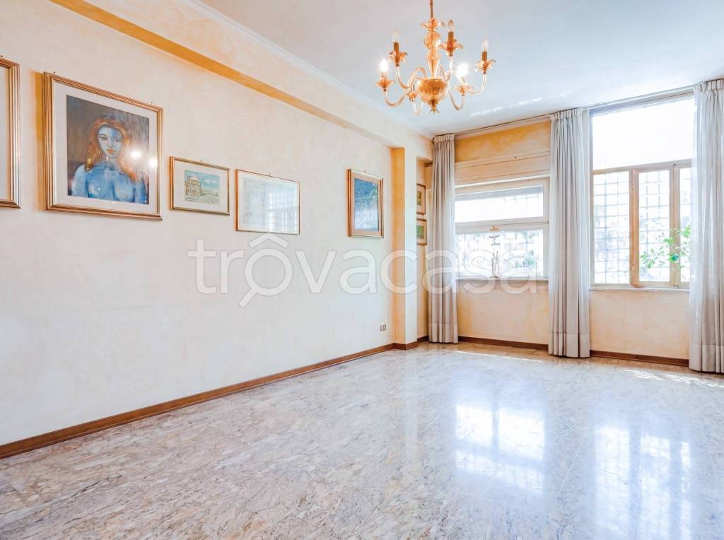 appartamento in vendita a Roma in zona EUR