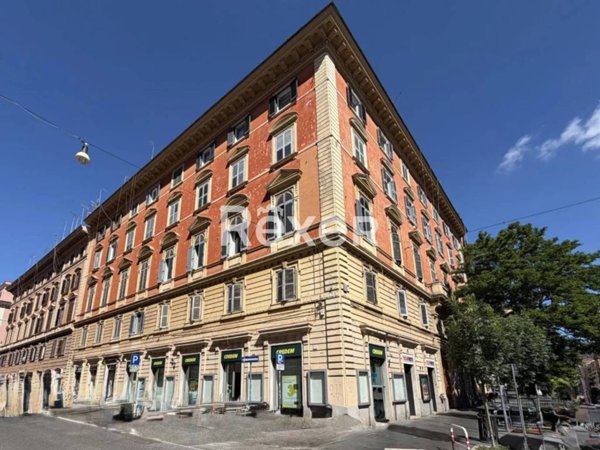 negozio in vendita a Roma in zona Rione Borgo