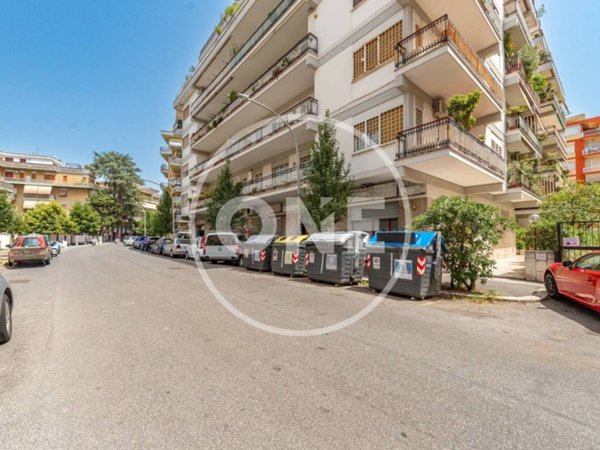 negozio in vendita a Roma in zona Aurelio