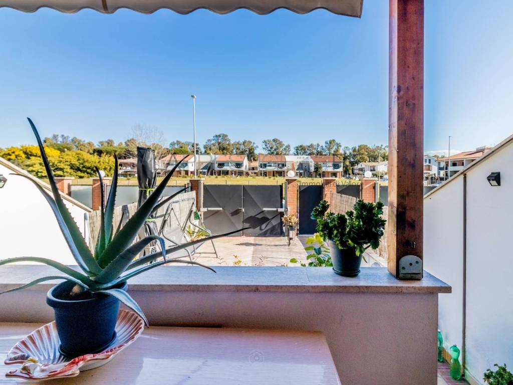 casa indipendente in vendita a Roma in zona Infernetto