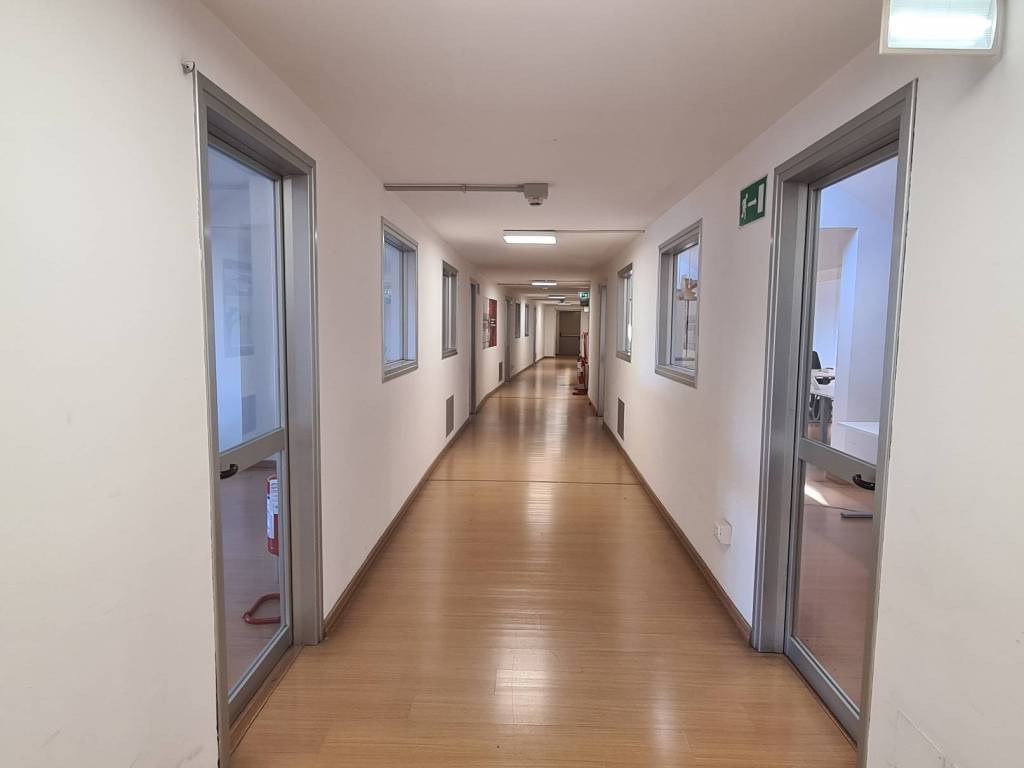 ufficio in vendita a Roma in zona Castel Giubileo