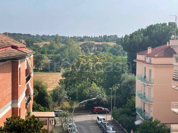 appartamento in vendita a Roma in zona Appio Latino