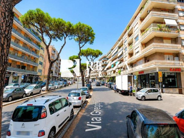 negozio in vendita a Roma in zona Aurelio