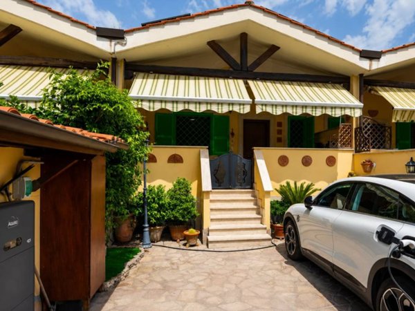 casa indipendente in vendita a Roma in zona Dragona/Bagnoletto