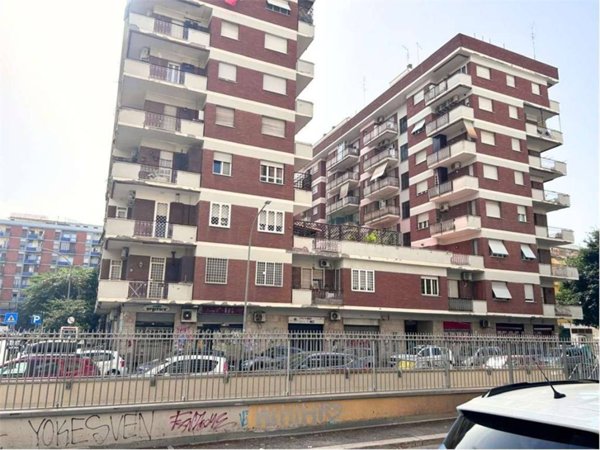 negozio in vendita a Roma in zona Tiburtino