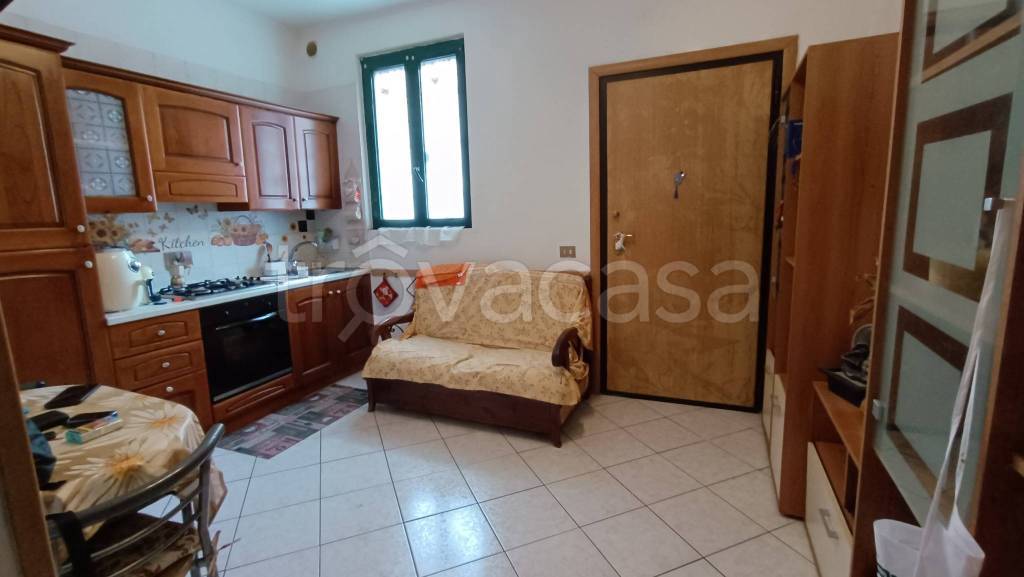 appartamento in vendita a Roma in zona Torre Angela