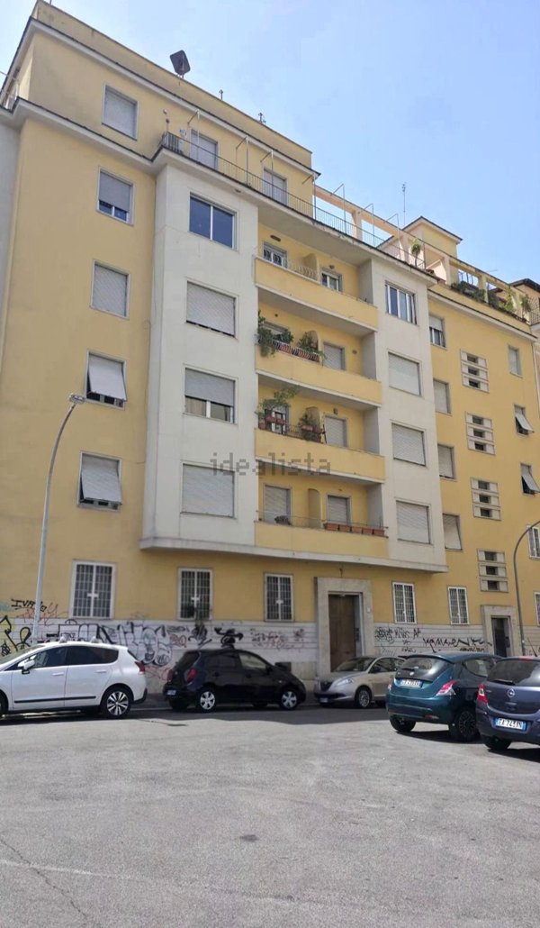 appartamento in vendita a Roma in zona Ostiense