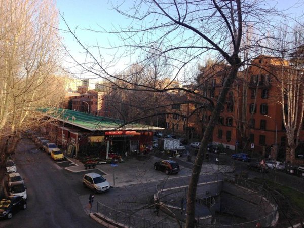 appartamento in vendita a Roma in zona Appio Latino