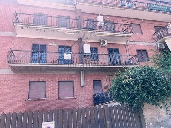 appartamento in vendita a Roma in zona Tor Bella Monaca