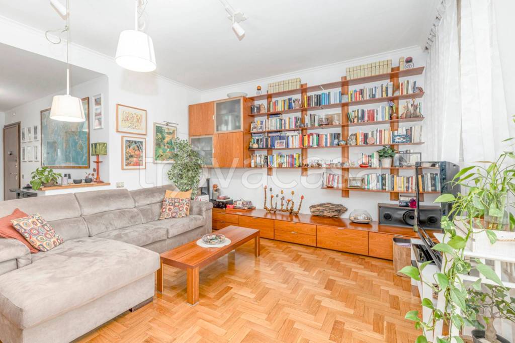 appartamento in vendita a Roma in zona EUR