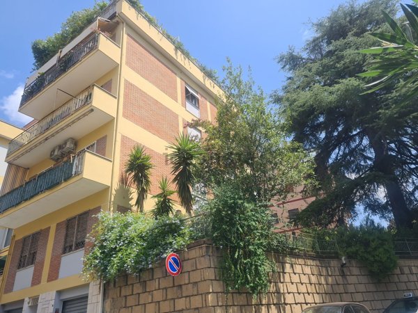 appartamento in vendita a Roma in zona Gianicolense