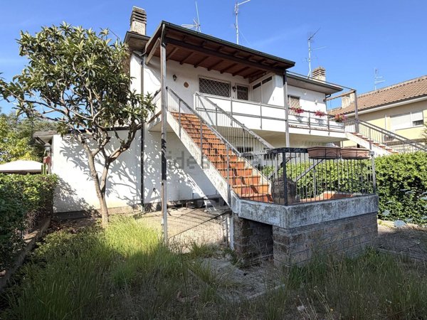 appartamento in vendita a Roma in zona Casal Palocco