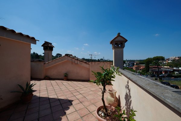 casa indipendente in vendita a Roma in zona Selva Candida