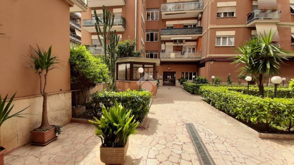 appartamento in vendita a Roma in zona Ostia