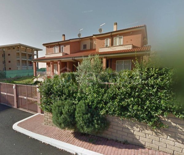 casa indipendente in vendita a Roma in zona Mezzocammino