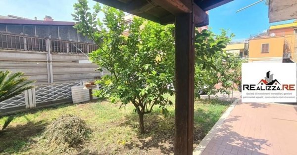 appartamento in vendita a Roma in zona Torre Angela