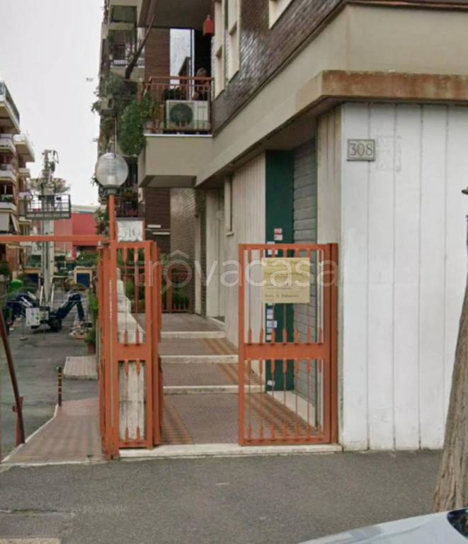 appartamento in vendita a Roma in zona Ostia
