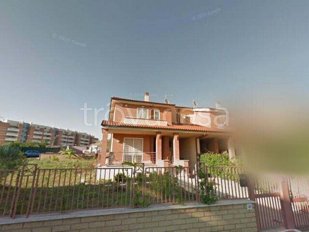 casa indipendente in vendita a Roma in zona Mezzocammino