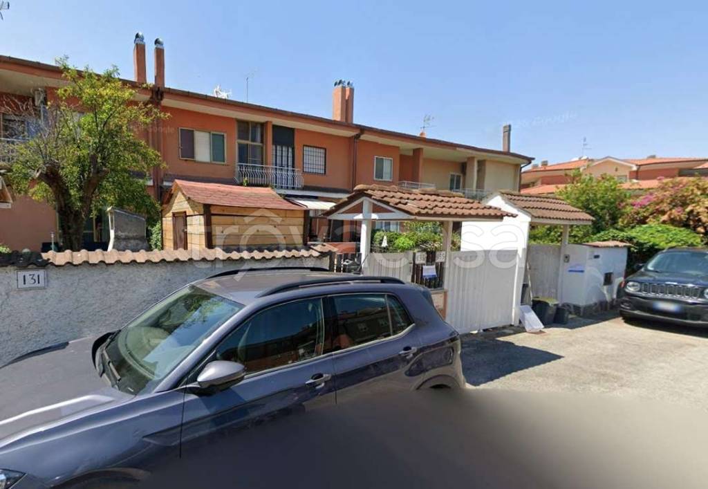 casa indipendente in vendita a Roma in zona Ostia Antica