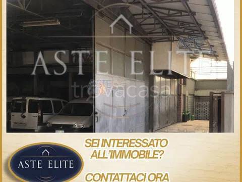 locale commerciale in vendita a Roma in zona Finocchio