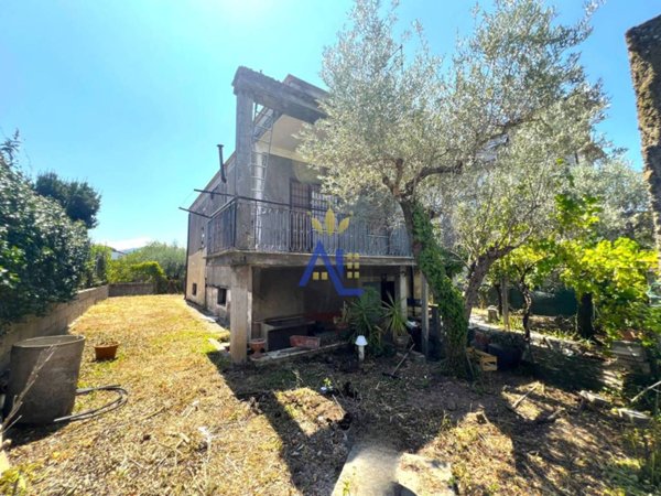 casa indipendente in vendita a Roma in zona Borghesiana