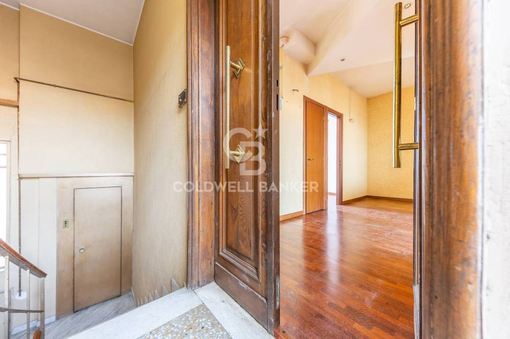 appartamento in vendita a Roma in zona Appio Latino
