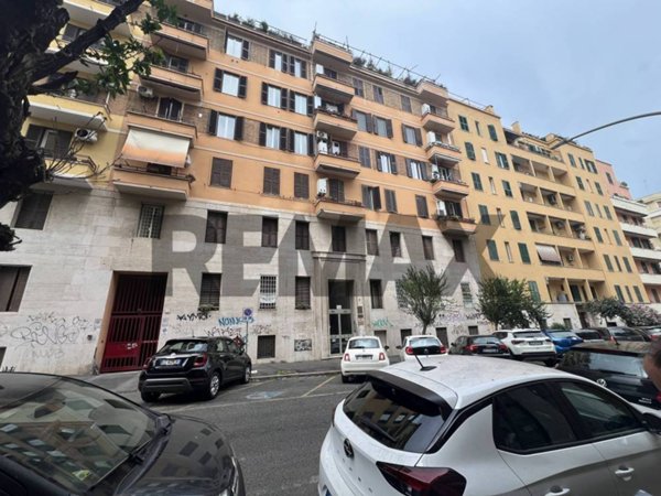 appartamento in vendita a Roma in zona Tuscolano